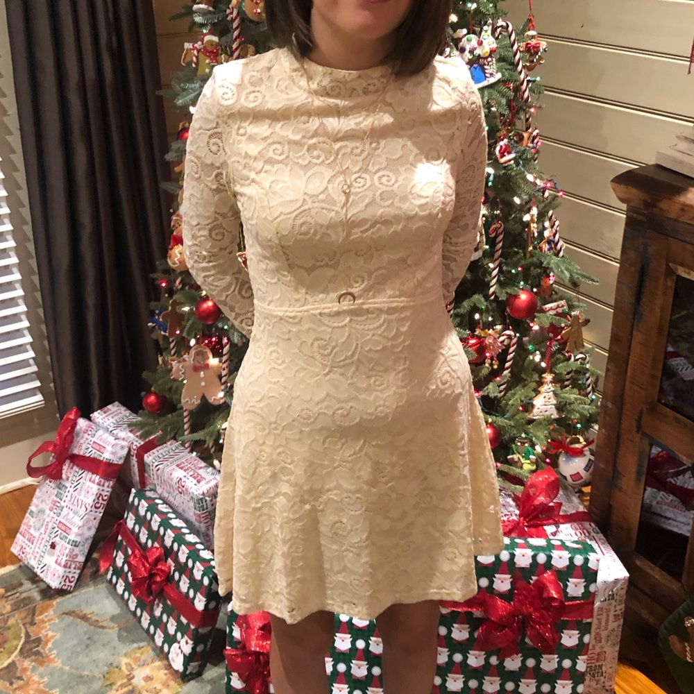 Illa Illa Off White Lace Boutique Dress Size small